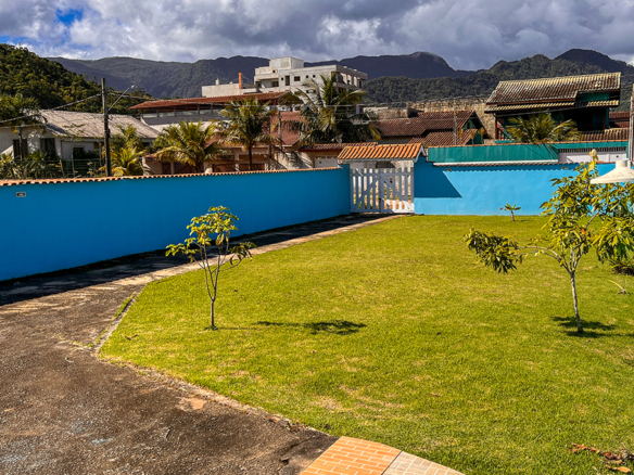 Casa à Venda na Praia da Maranduba – Ampla, aconchegante e perto do mar