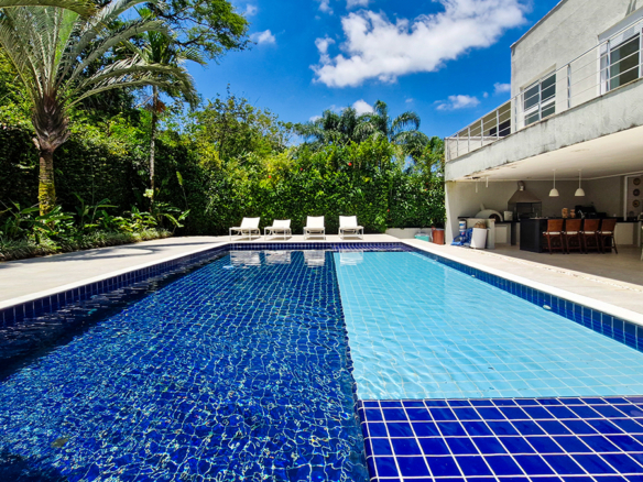 RESIDÊNCIA DE ALTO LUXO NO CONDOMÍNIO COSTA VERDE TABATINGA 418 m² de sofisticação em terreno de 500 m² – Praia da Tabatinga