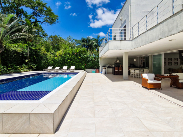 RESIDÊNCIA DE ALTO LUXO NO CONDOMÍNIO COSTA VERDE TABATINGA 418 m² de sofisticação em terreno de 500 m² – Praia da Tabatinga