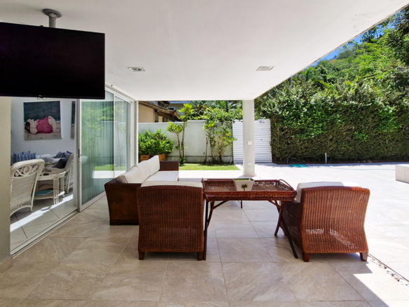 RESIDÊNCIA DE ALTO LUXO NO CONDOMÍNIO COSTA VERDE TABATINGA 418 m² de sofisticação em terreno de 500 m² – Praia da Tabatinga