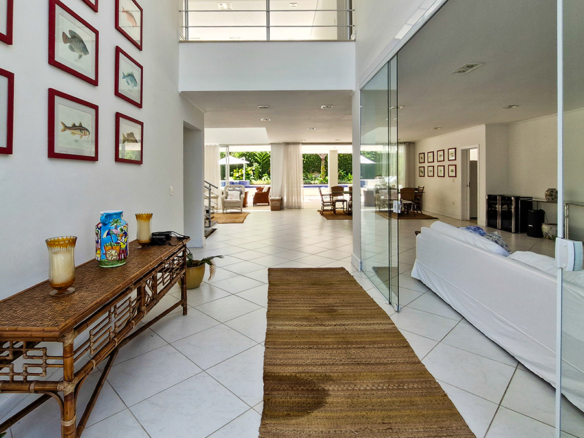 RESIDÊNCIA DE ALTO LUXO NO CONDOMÍNIO COSTA VERDE TABATINGA 418 m² de sofisticação em terreno de 500 m² – Praia da Tabatinga