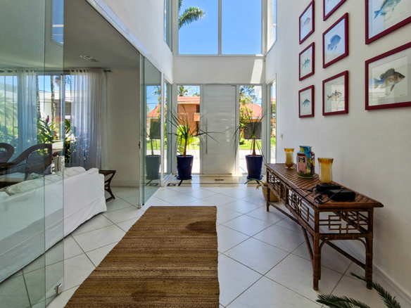 RESIDÊNCIA DE ALTO LUXO NO CONDOMÍNIO COSTA VERDE TABATINGA 418 m² de sofisticação em terreno de 500 m² – Praia da Tabatinga