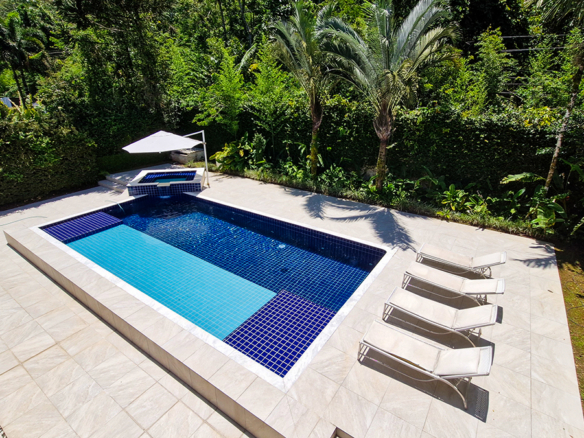 RESIDÊNCIA DE ALTO LUXO NO CONDOMÍNIO COSTA VERDE TABATINGA 418 m² de sofisticação em terreno de 500 m² – Praia da Tabatinga