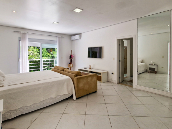 RESIDÊNCIA DE ALTO LUXO NO CONDOMÍNIO COSTA VERDE TABATINGA 418 m² de sofisticação em terreno de 500 m² – Praia da Tabatinga
