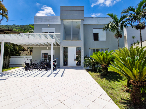 RESIDÊNCIA DE ALTO LUXO NO CONDOMÍNIO COSTA VERDE TABATINGA 418 m² de sofisticação em terreno de 500 m² – Praia da Tabatinga