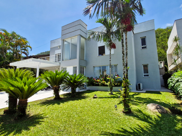 RESIDÊNCIA DE ALTO LUXO NO CONDOMÍNIO COSTA VERDE TABATINGA 418 m² de sofisticação em terreno de 500 m² – Praia da Tabatinga
