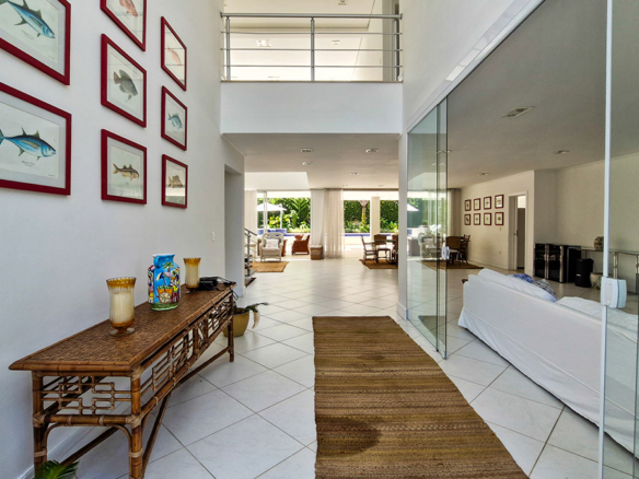 RESIDÊNCIA DE ALTO LUXO NO CONDOMÍNIO COSTA VERDE TABATINGA 418 m² de sofisticação em terreno de 500 m² – Praia da Tabatinga