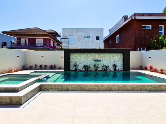 Espetacular casa recém construida com 346m² no Condominio Costa Nova Residence