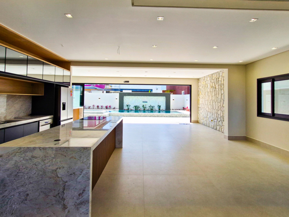 Espetacular casa recém construida com 346m² no Condominio Costa Nova Residence