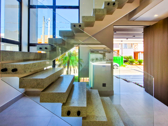 Espetacular casa recém construida com 346m² no Condominio Costa Nova Residence