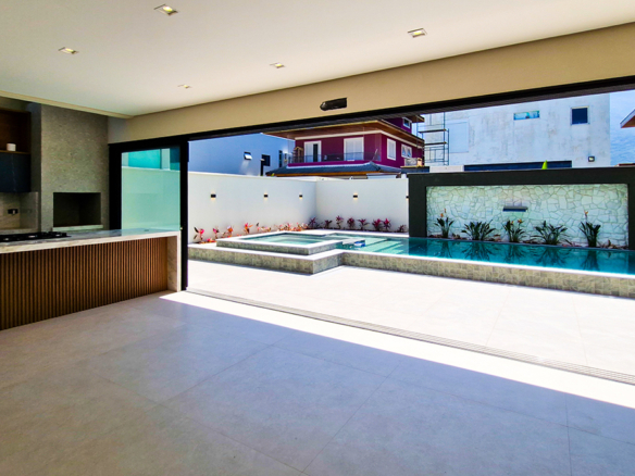 Espetacular casa recém construida com 346m² no Condominio Costa Nova Residence