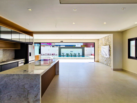 Espetacular casa recém construida com 346m² no Condominio Costa Nova Residence