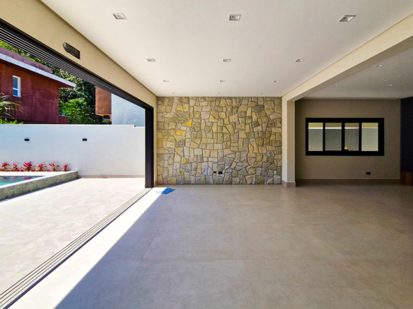 Espetacular casa recém construida com 346m² no Condominio Costa Nova Residence