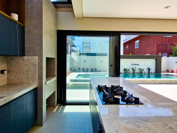 Espetacular casa recém construida com 346m² no Condominio Costa Nova Residence