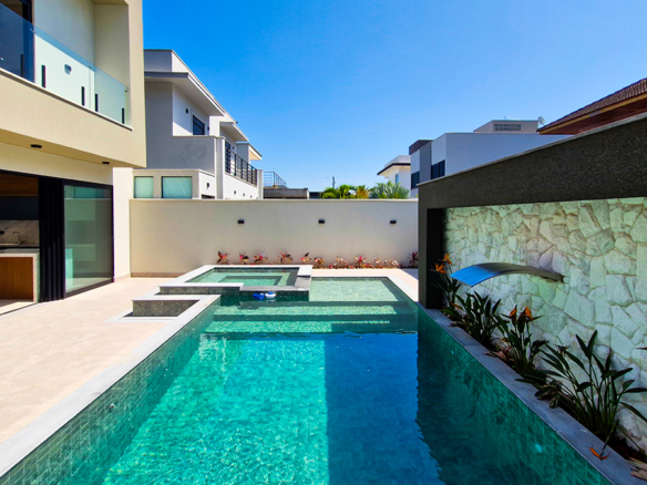 Espetacular casa recém construida com 346m² no Condominio Costa Nova Residence