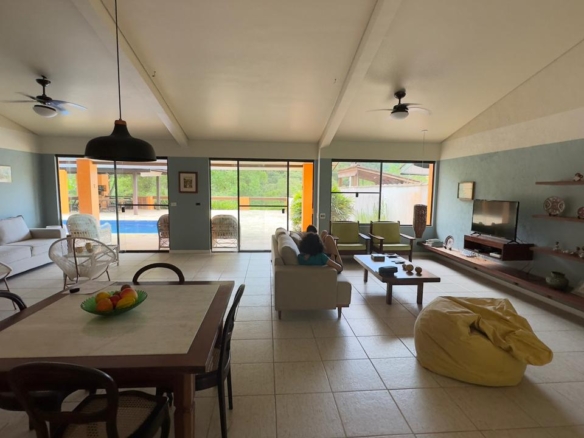 Casa Recanto da Lagoinha com 300m²