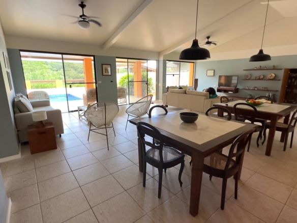 Casa Recanto da Lagoinha com 300m²