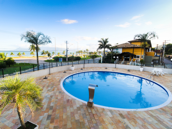 Apartamento frente mar Massaguaçu com 96m²