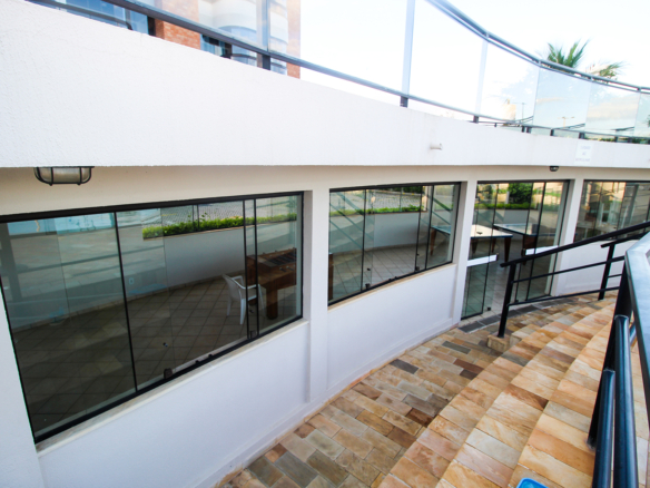 Apartamento frente mar Massaguaçu com 96m²