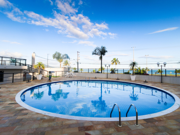 Apartamento frente mar Massaguaçu com 96m²
