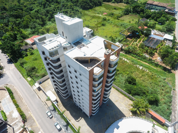 Apartamento frente mar Massaguaçu com 96m²