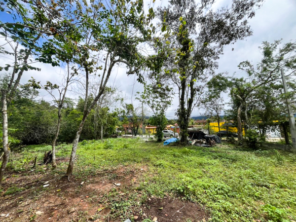 Terreno de Esquina Exclusivo na Maranduba com 582m²