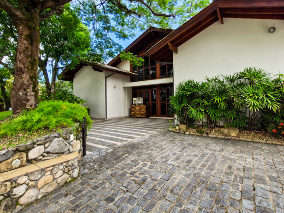 Casa de luxo para temporada pé na areia no Condomínio Costa Verde Tabatinga