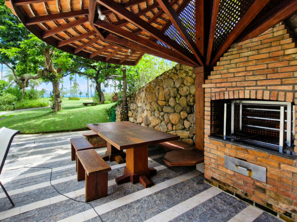 Casa de luxo para temporada pé na areia no Condomínio Costa Verde Tabatinga