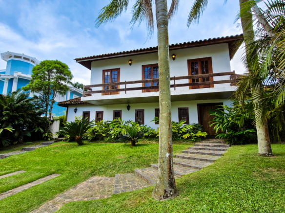 Casa de Alto Padrão no Condomínio Costa Verde Tabatinga