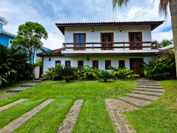 Casa de Alto Padrão no Condomínio Costa Verde Tabatinga