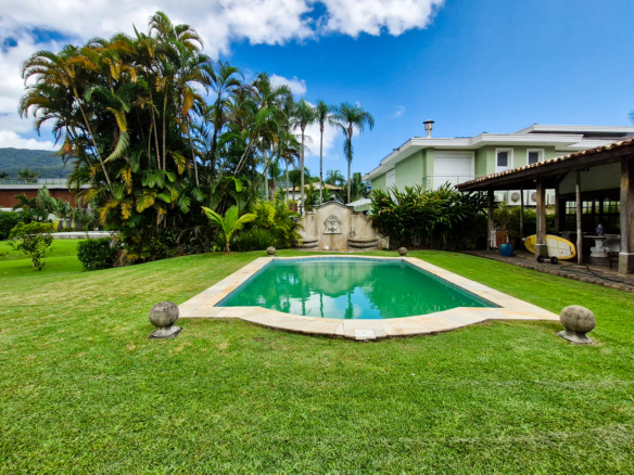 Casa de Alto Padrão no Condomínio Costa Verde Tabatinga