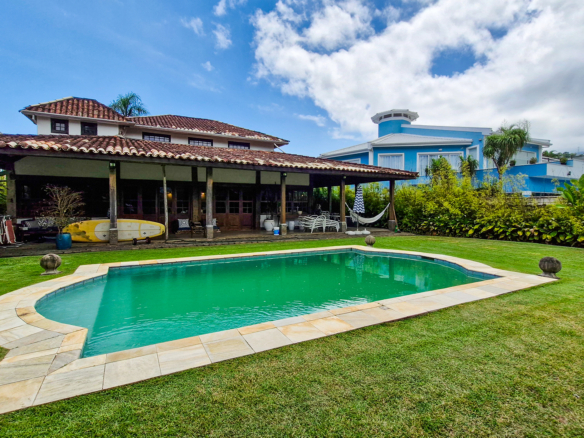 Casa de Alto Padrão no Condomínio Costa Verde Tabatinga