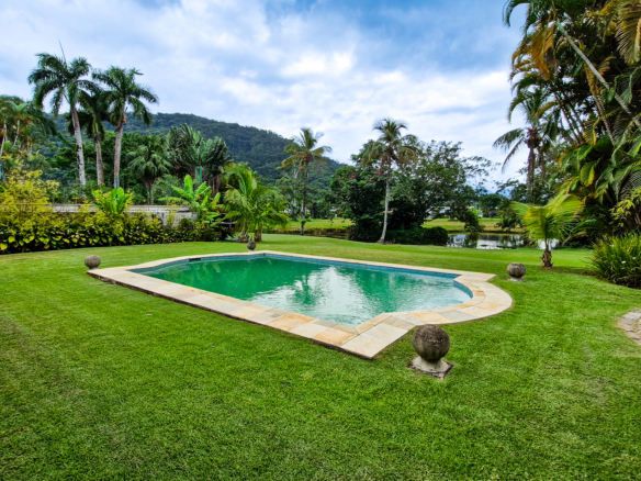 Casa de Alto Padrão no Condomínio Costa Verde Tabatinga