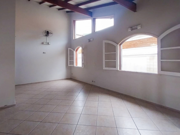 Aconchegante casa a venda na Tabatinga a 150 metros da praia