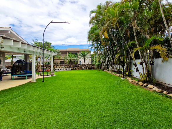 Casa de Alto Padrão no Condomínio Costa Verde Tabatinga
