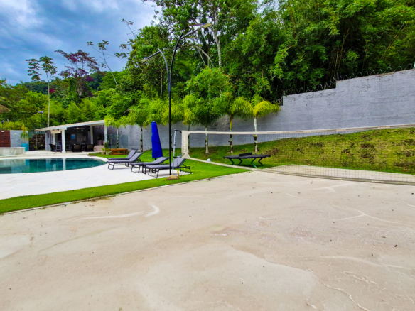 Casa de Alto Padrão no Condomínio Costa Verde Tabatinga