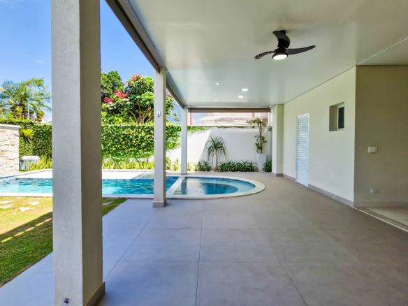 Casa Alto Padrão à Venda – Condomínio Costa Nova Residence