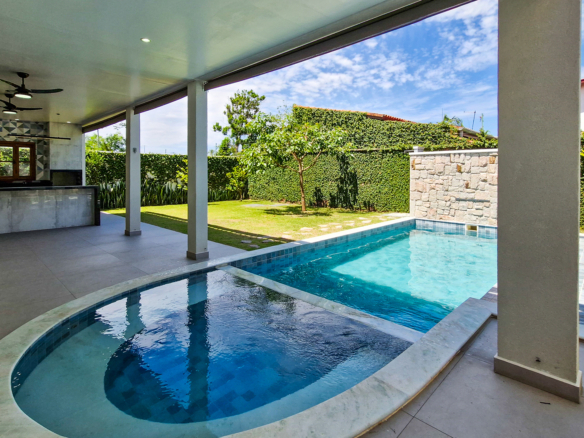 Casa Alto Padrão à Venda – Condomínio Costa Nova Residence