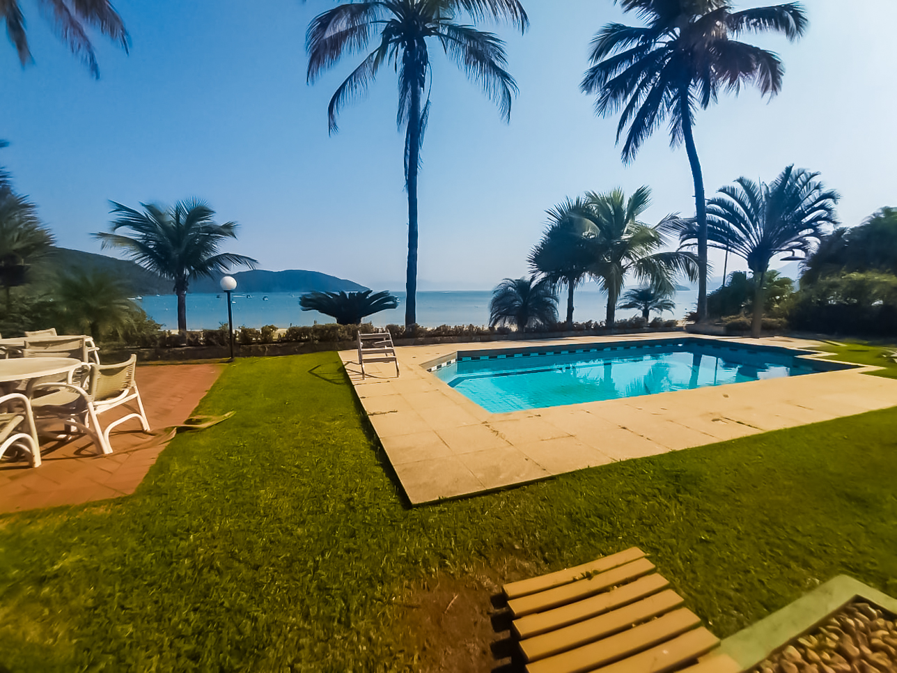 Casa de Alto Padrão frente mar no Condomínio Costa Verde Tabatinga