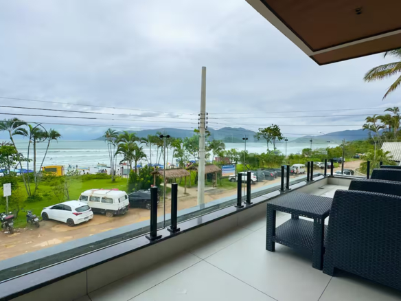 Casa à locação frente mar em Ubatuba no Condomínio Salga Lagoinha