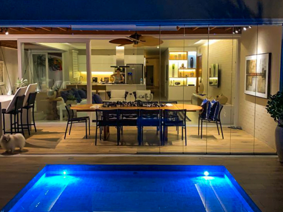 Refúgio Exclusivo Pé na Areia em Juquehy | Design Minimalista e Vista Eterna