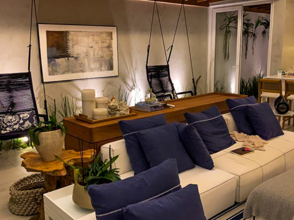 Refúgio Exclusivo Pé na Areia em Juquehy | Design Minimalista e Vista Eterna