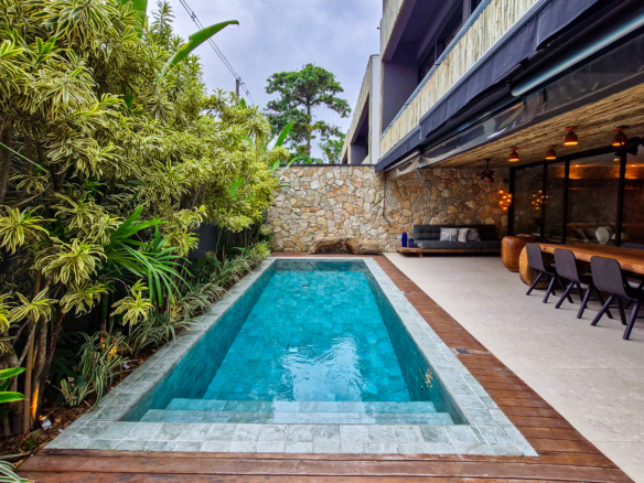 Espetacular Casa em condomínio fechado Pé na Areia em Cambury – 5 Suítes, Projeto Sofisticado e Acabamentos de Alto Luxo