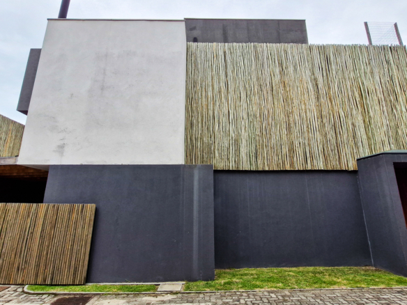 Espetacular Casa em condomínio fechado Pé na Areia em Cambury – 5 Suítes, Projeto Sofisticado e Acabamentos de Alto Luxo
