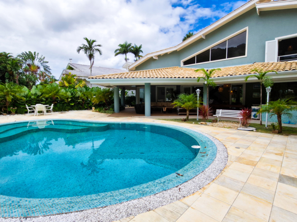 Casa de Luxo a venda no Condomínio Costa Verde Tabatinga