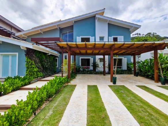 Casa de Luxo a venda no Condomínio Costa Verde Tabatinga