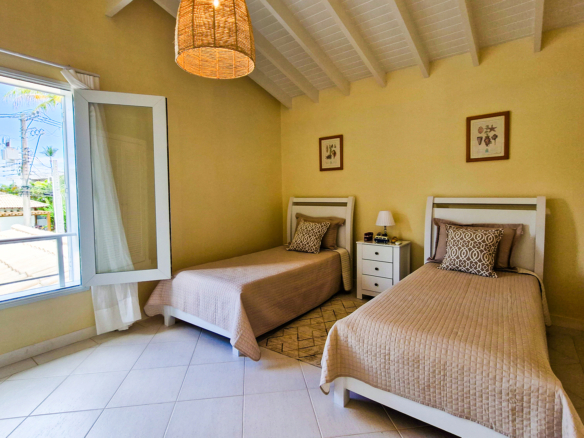 Casa de Luxo a venda no Condomínio Costa Verde Tabatinga