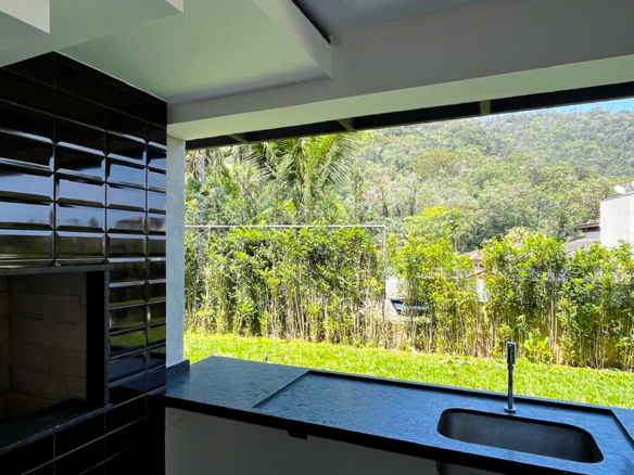 Refúgio Contemporâneo no Recanto da Lagoinha | Ubatuba – SP