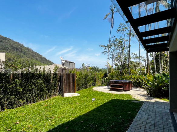 Refúgio Contemporâneo no Recanto da Lagoinha | Ubatuba – SP