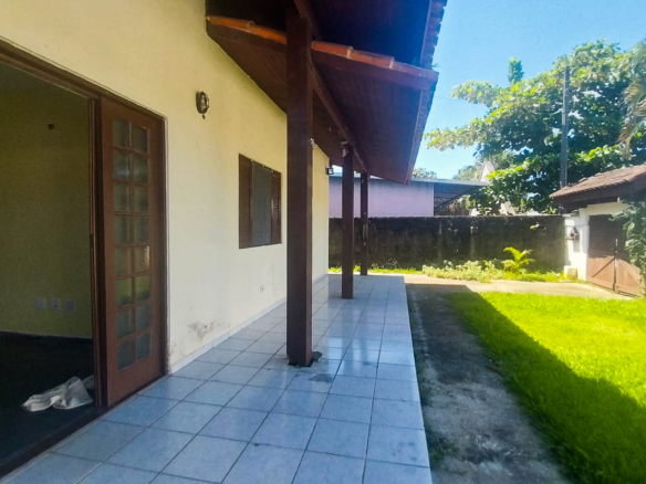 Casa térre a venda com 600 metros quadrados de lote na Praia da Tabatinga